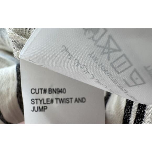 NWT Billabong Romper Tie-Front Med. Cream Black Striped Twist And Jump JNO9NBTW - Picture 15 of 15